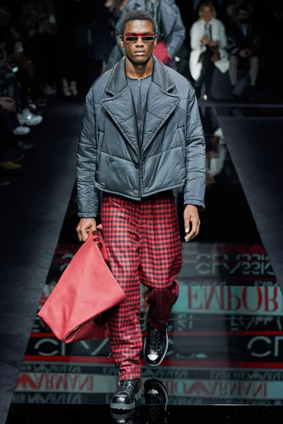 Look 15